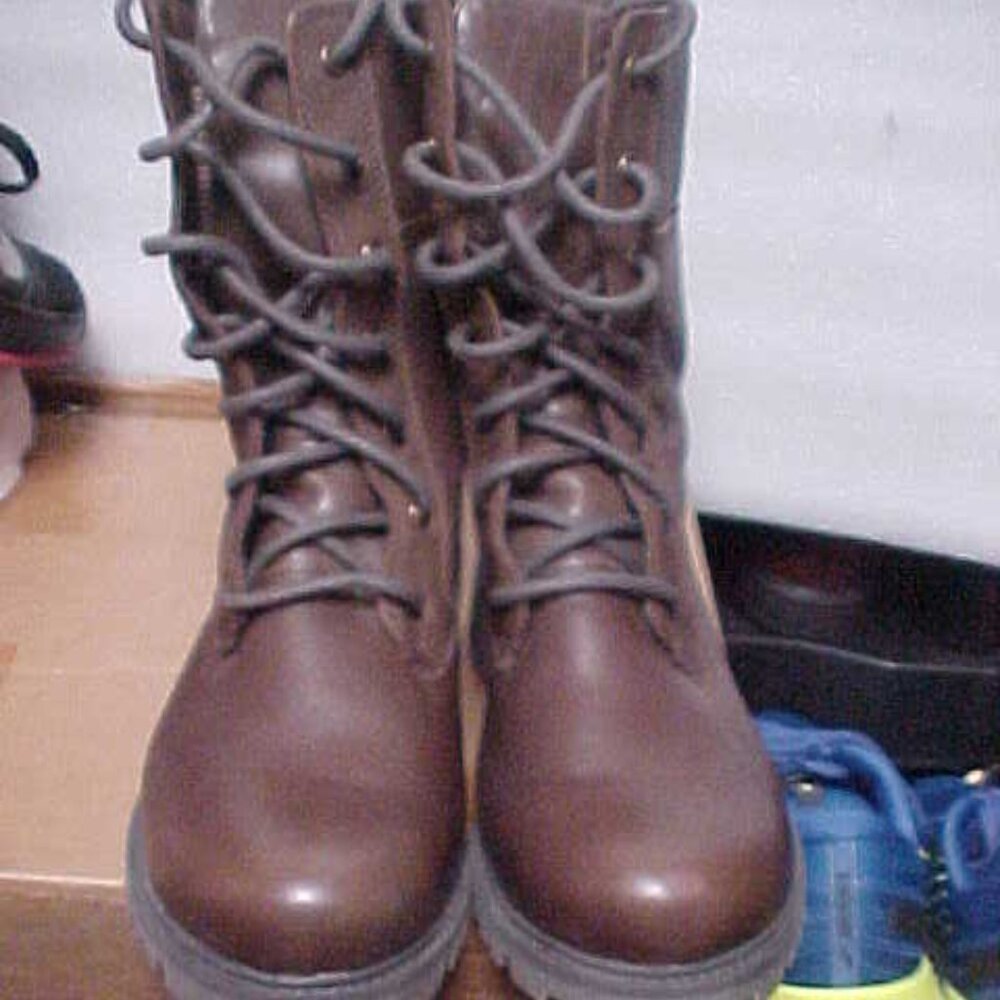 Kamik Brown Lace Up Women's Boots